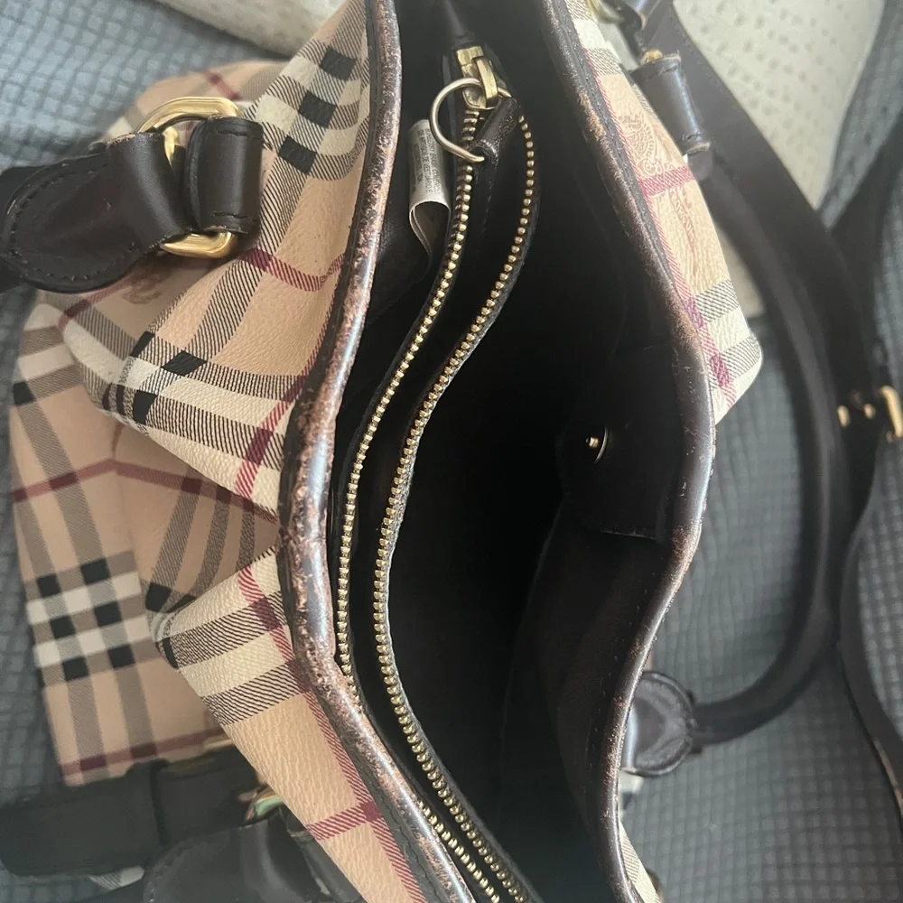 Burberry Northfield Tote - Picture 7 of 9